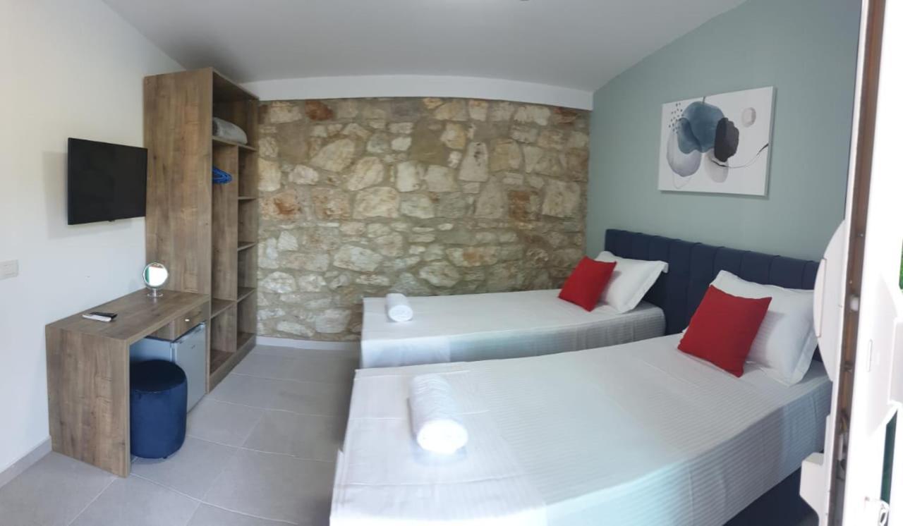 Mezzanine Bay * Himare