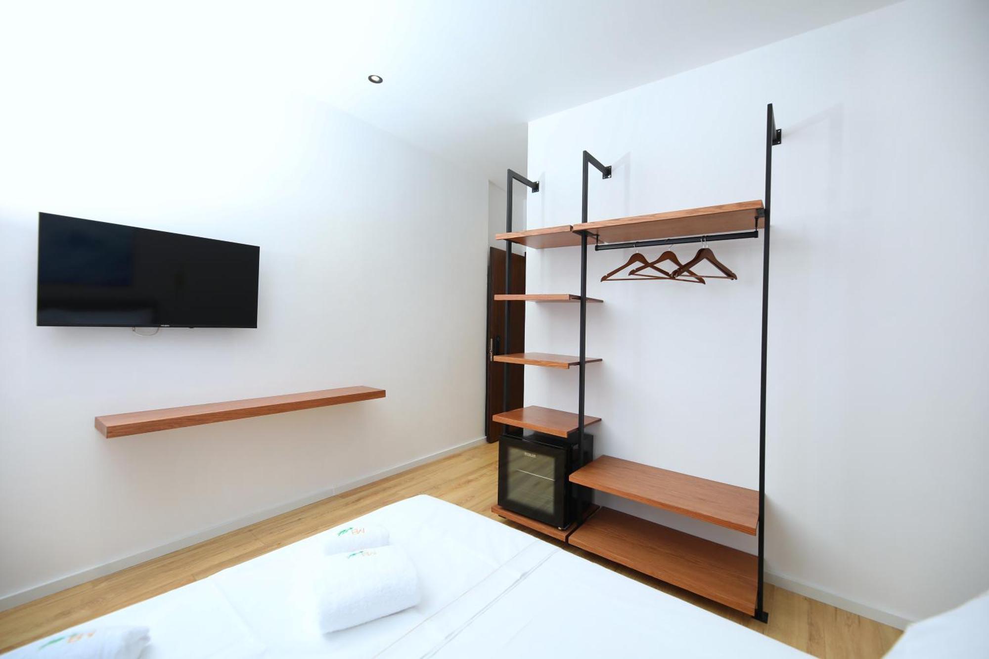 Mezzanine Bay *