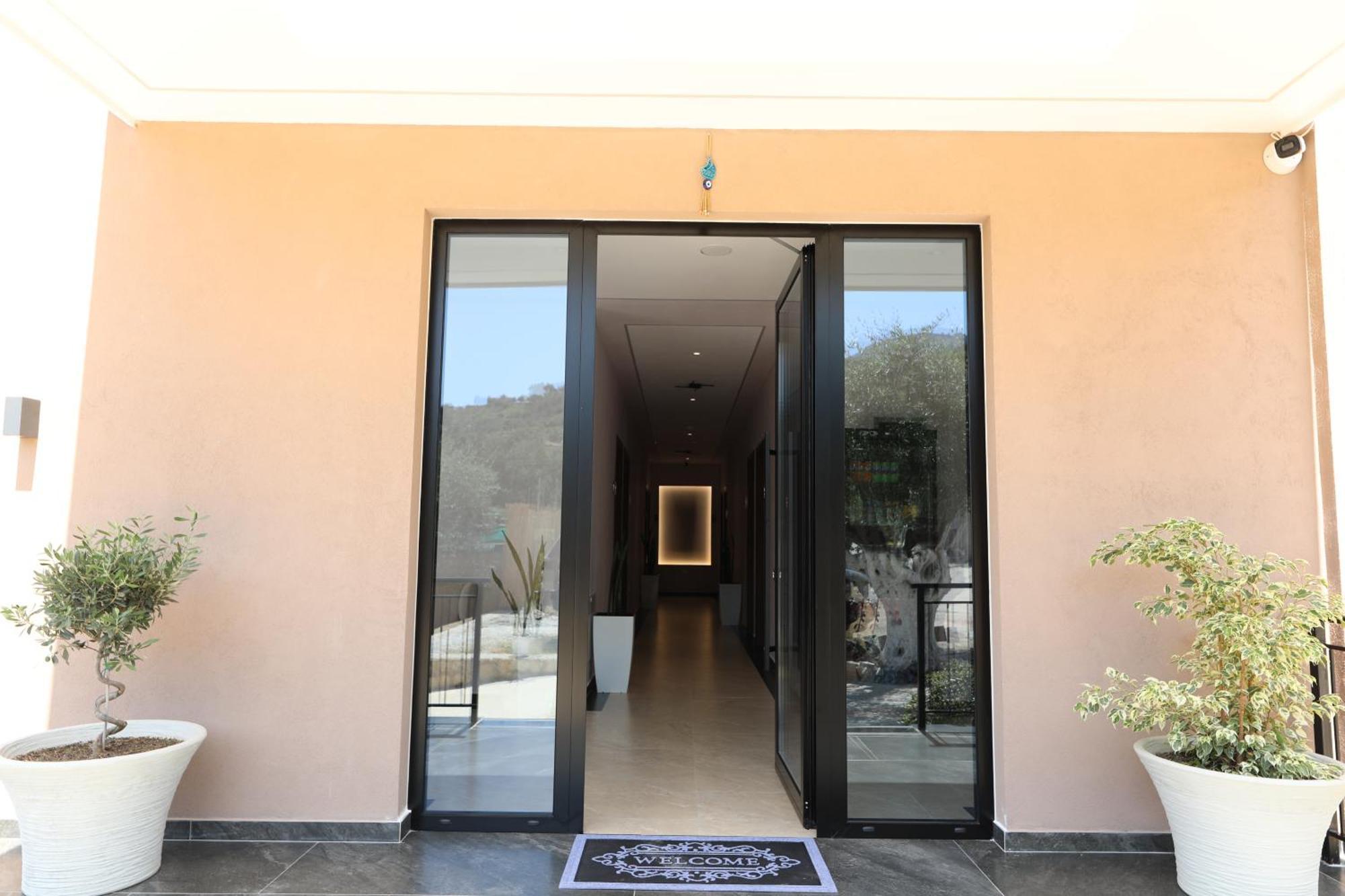 Mezzanine Bay * Himare