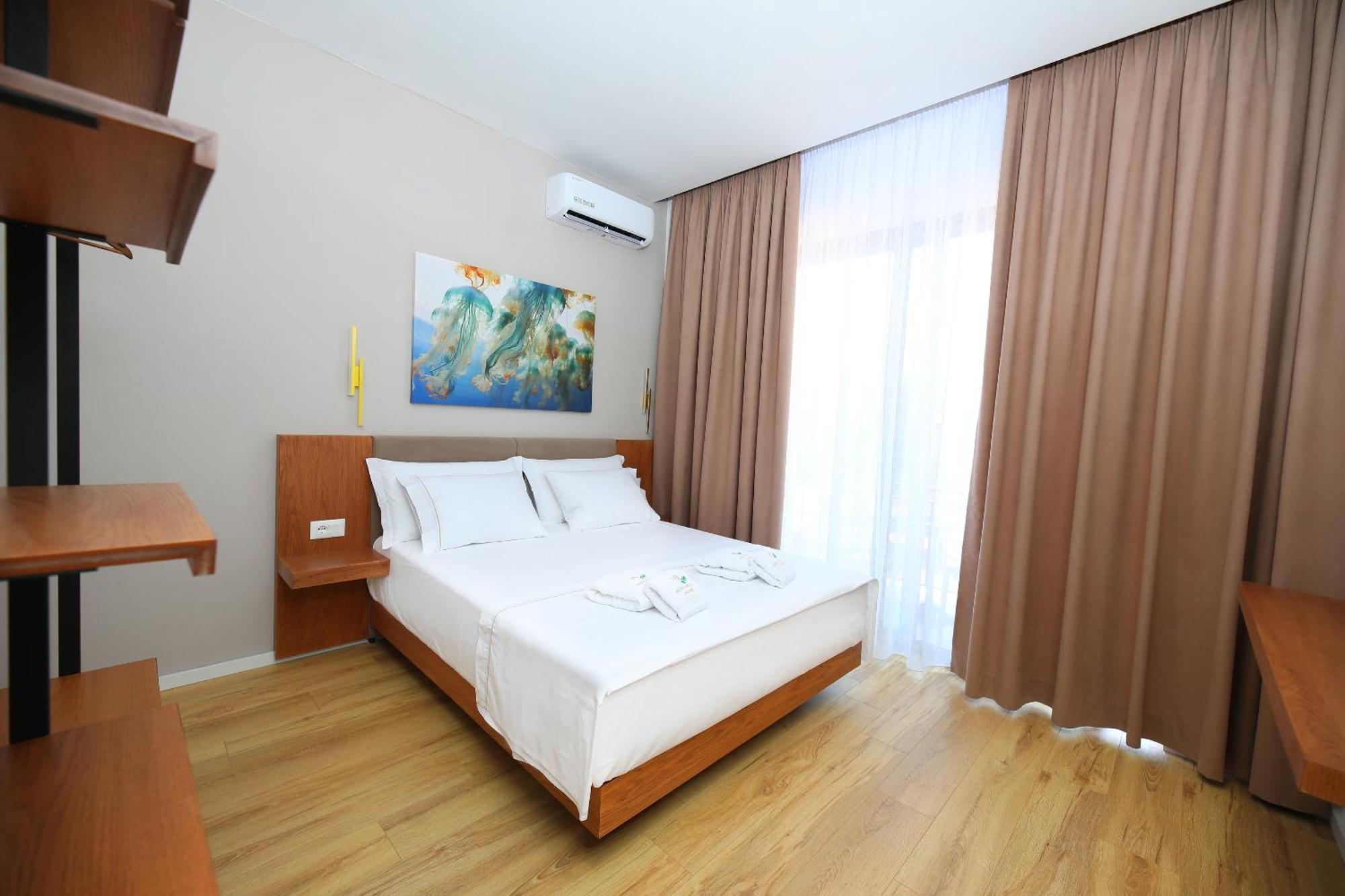 Gjestgiverier Mezzanine Bay Himare
