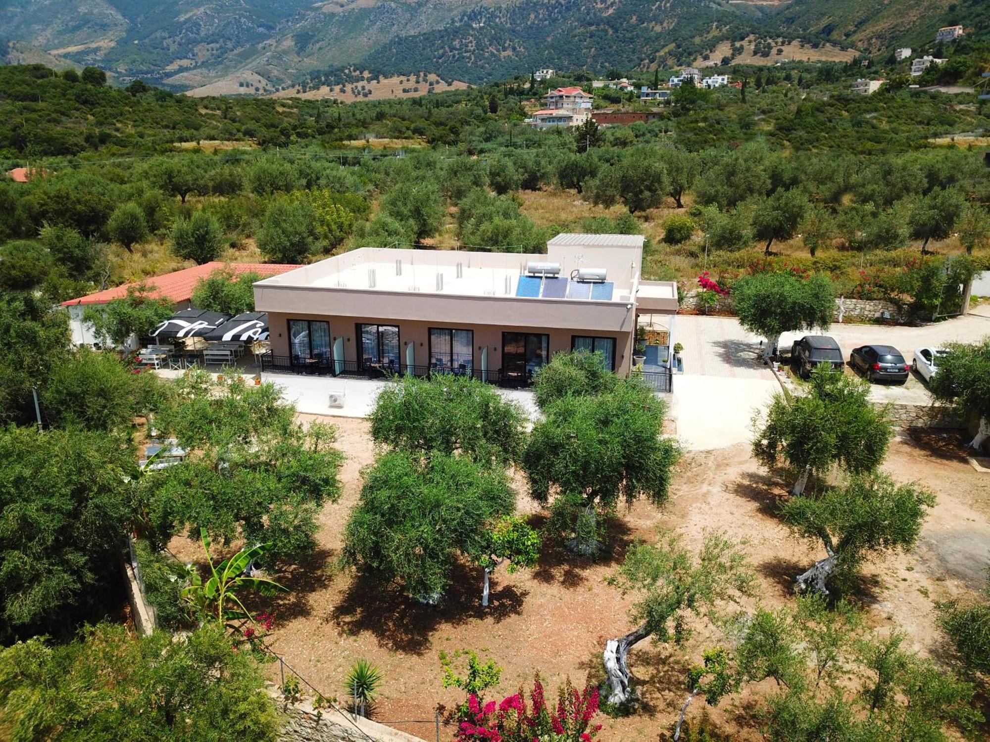 Gjestgiverier Mezzanine Bay Himare