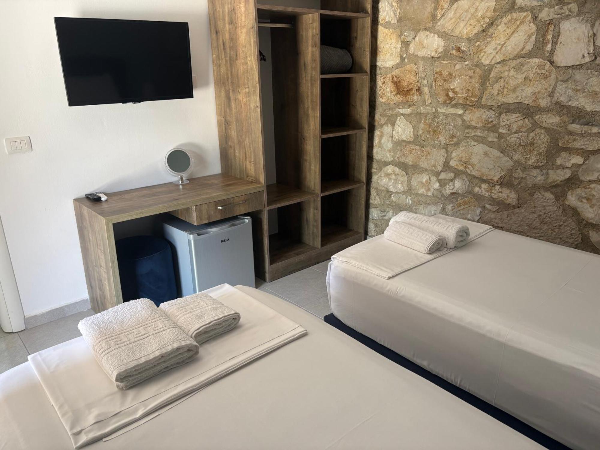 Mezzanine Bay Casa de hóspedes Himare